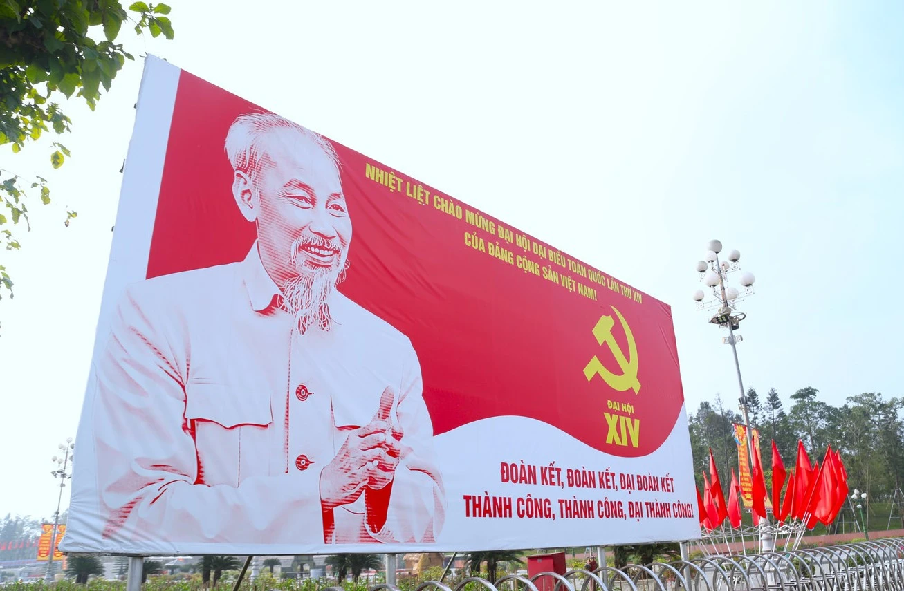 Rực rỡ cờ hoa trên quê hương Bác mừng Đại hội Đảng lần thứ XIV