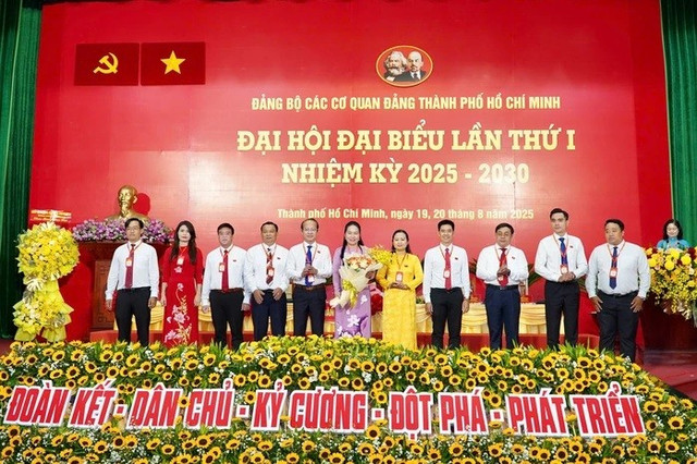 Bà Lê Thị Hồng Nga làm Chủ nhiệm Ủy ban Kiểm tra Đảng ủy các cơ quan Đảng TP HCM 3333.jpg