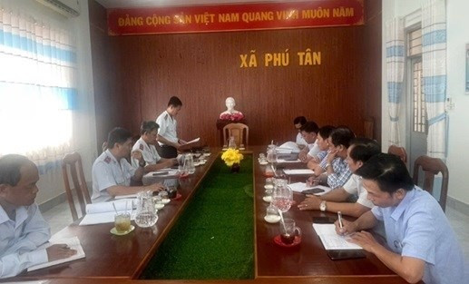Buổi công bố Quyết định thanh tra tại xã Phú Tân (Ảnh: Thanh tra Cà Mau) 4.jpg