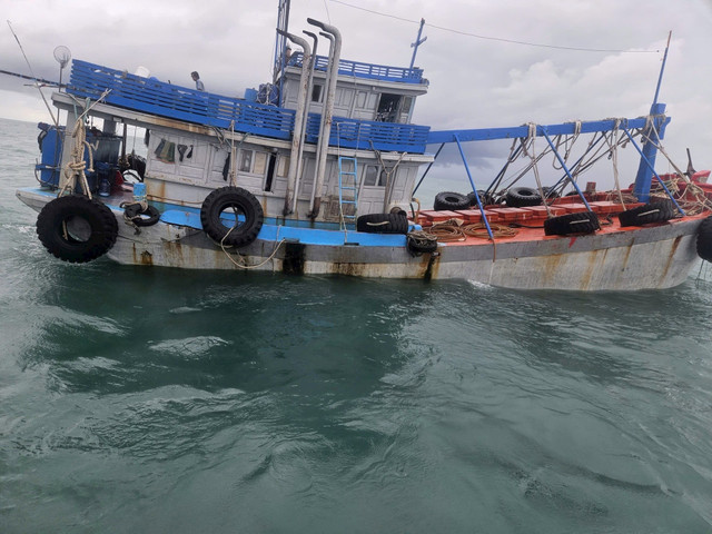 Tàu LA 99095 TS vận chuyển khoảng hơn 110.000 lít dầu DO trái phép 222-5796.jpg