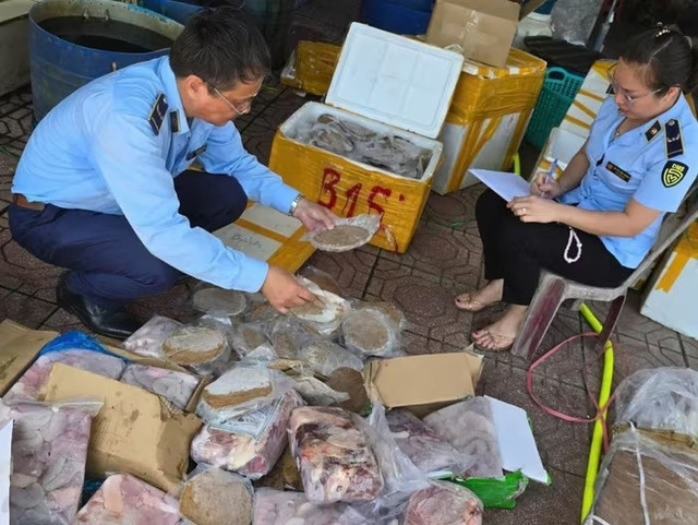 Đội Quản lý thị trường số 2 phát hiện, lập biên bản vi phạm đối với chủ hộ kinh doanh 3.jpg