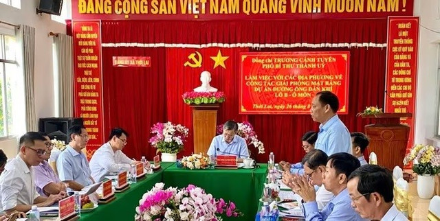 Quang cảnh buổi làm việc 222.jpg