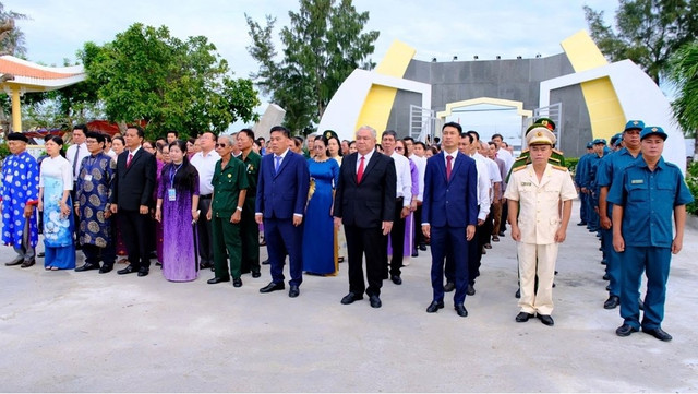 Ban tổ chức Lễ hội viếng Nghĩa trang Liệt sĩ Rừng Sác và Đền thờ Anh hùng Liệt sĩ Rừng Sác 111111.jpg