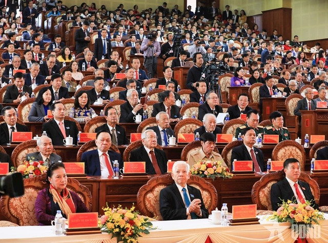 Lãnh đạo Đảng, Nhà nước qua các thời kỳ và đại biểu tham dự đại hội. 1-3108.jpg