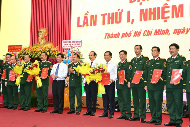 Ban Chấp hành Đảng bộ Quân sự TPHCM, nhiệm kỳ 2025-2030 ra mắt đại hội. Ảnh: VIỆT DŨNG 888888888888888888888888.jpg