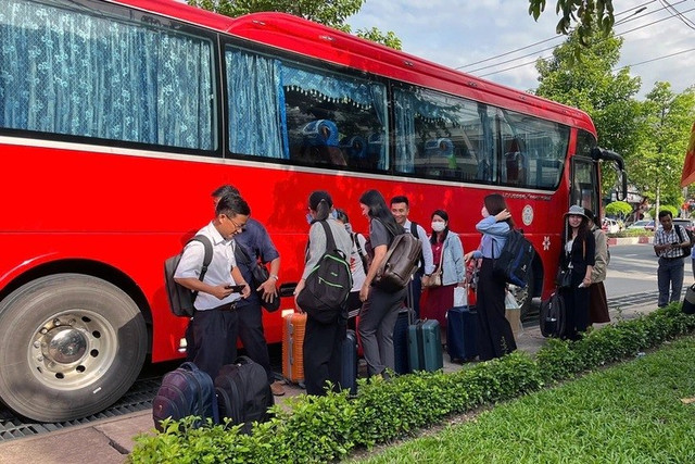 cán bộ từ Bình Phước cũ qua Đồng Nai làm việc (Ảnh: An Bình) 2-9035.jpg
