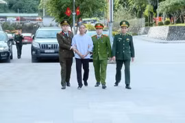 Phát hiện đối tượng truy nã khi tiếp nhận công dân do Trung Quốc trao trả