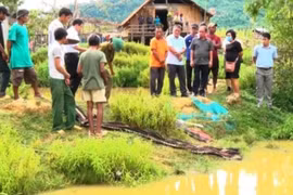 Xác nữ sinh lõa thể trong con rạch tố gã hàng xóm ác nhân