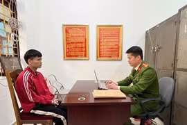 Tiếp nhận đối tượng truy nã sau thời gian lẩn trốn tại Trung Quốc