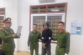 Khởi tố, bắt tạm giam đối tượng ép cháu bé vào nhà nghỉ để hiếp dâm