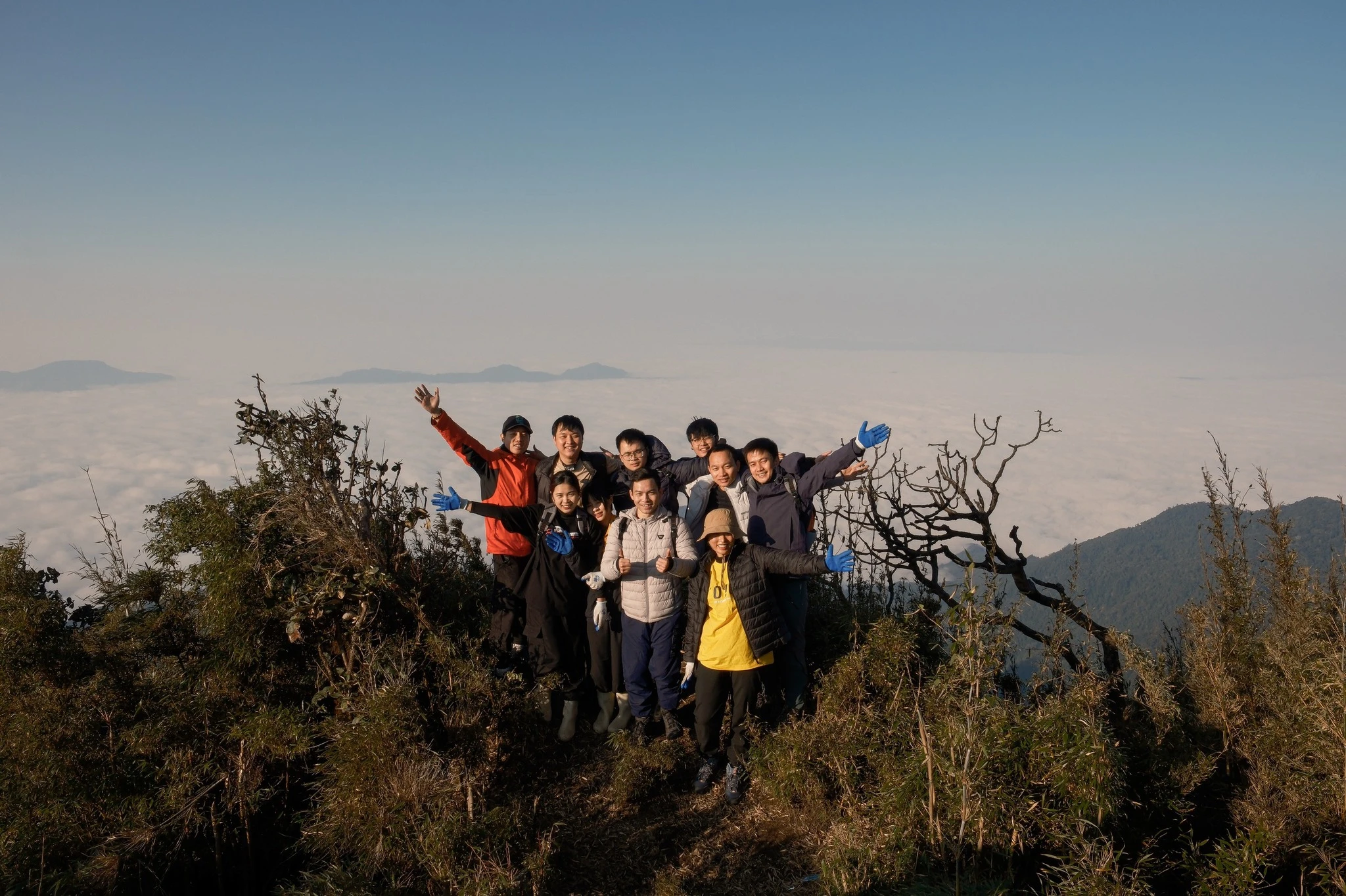 Trekking Tả Liên Sơn – Chinh phục “khu rừng cổ tích huyền bí”