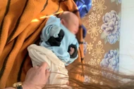 Phát hiện một bé sơ sinh bị bỏ rơi ở rẫy cà phê ở Gia Lai