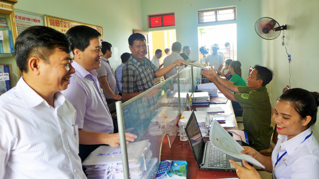 Công chức phải '5 đúng, 3 không, 2 chủ động' (Ảnh minh họa) Công chức phải '5 đúng, 3 không, 2 chủ động' (Ảnh minh họa)