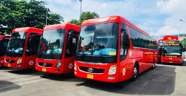Các ô tô sẽ phục vụ đưa đón cán bộ Bình Phước qua Đồng Nai làm việc. Các ô tô sẽ phục vụ đưa đón cán bộ Bình Phước qua Đồng Nai làm việc.