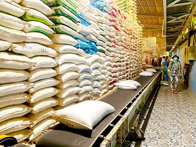 Một kho gạo của doanh nghiệp tại phường Mỹ Thới, tỉnh An Giang. Ảnh: ĐỨC TRUNG Một kho gạo của doanh nghiệp tại phường Mỹ Thới, tỉnh An Giang. Ảnh: ĐỨC TRUNG