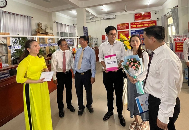 Đồng Nai xây dựng và thực hiện mô hình “Chính quyền thân thiện” với 4 xin, 4 luôn và 5 không. (Ảnh: NT) chinh-quyen-than-thien.jpg