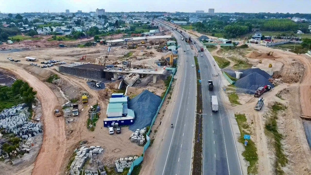 Phấn đấu đến ngày 30/6/2026 thông xe toàn bộ dự án vành đai 3 Thành phố Hồ Chí Minh. Ảnh: Baochinhphu. Phấn đấu đến ngày 30/6/2026 thông xe toàn bộ dự án vành đai 3 Thành phố Hồ Chí Minh. Ảnh: Baochinhphu.