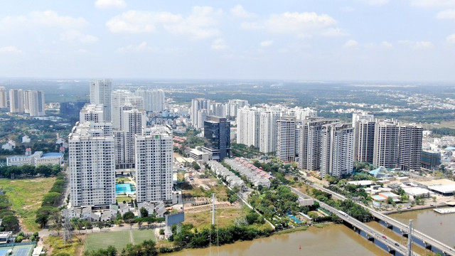 Để duy trì nguồn thu bền vững, TPHCM phải giảm phụ thuộc vào đất, nuôi dưỡng doanh nghiệp - kinh tế số - dịch vụ tài chính - công nghệ cao. Để duy trì nguồn thu bền vững, TPHCM phải giảm phụ thuộc vào đất, nuôi dưỡng doanh nghiệp - kinh tế số - dịch vụ tài chính - công nghệ cao.
