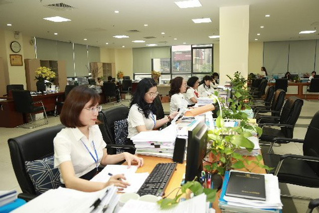 Để đảm bảo tiến độ, KBNN yêu cầu các đơn vị trực thuộc bố trí công chức (bao gồm cả lãnh đạo và chuyên viên) làm việc xuyên suốt kỳ nghỉ lễ Quốc khánh từ ngày 30/8/2025 đến ngày 02/9/2025. Để đảm bảo tiến độ, KBNN yêu cầu các đơn vị trực thuộc bố trí công chức (bao gồm cả lãnh đạo và chuyên viên) làm việc xuyên suốt kỳ nghỉ lễ Quốc khánh từ ngày 30/8/2025 đến ngày 02/9/2025.