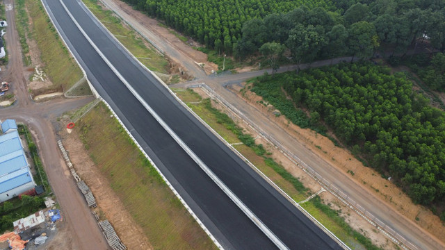 Một đoạn dự án thành phần 1 - cao tốc Biên Hòa - Vũng Tàu đã được trải nhựa Một đoạn dự án thành phần 1 - cao tốc Biên Hòa - Vũng Tàu đã được trải nhựa