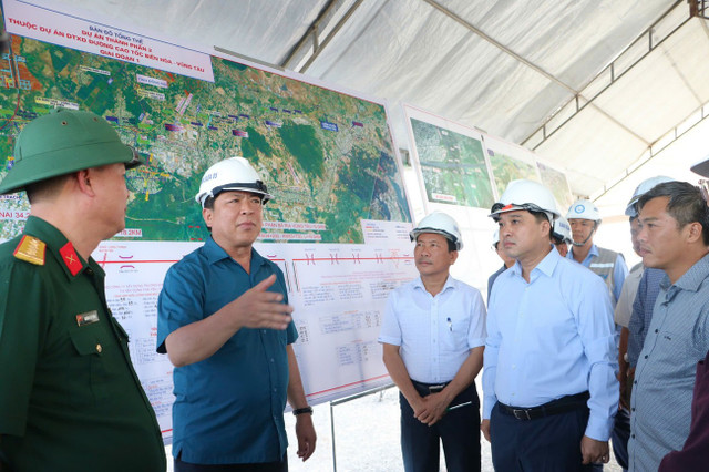 Bộ trưởng Bộ Xây dựng Trần Hồng Minh kiểm tra tiến độ thi công cao tốc Biên Hòa - Vũng Tàu dự án thành phần 1 và 2 Bộ trưởng Bộ Xây dựng Trần Hồng Minh kiểm tra tiến độ thi công cao tốc Biên Hòa - Vũng Tàu dự án thành phần 1 và 2