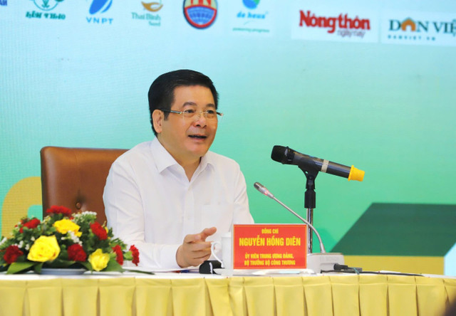Bộ trưởng Bộ Công Thương Nguyễn Hồng Diên chia sẻ tại diễn đàn. Bộ trưởng Bộ Công Thương Nguyễn Hồng Diên chia sẻ tại diễn đàn.