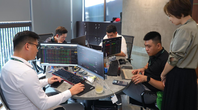 FTSE dự kiến công bố kết quả xem xét nâng hạng thị trường Việt Nam trong thời gian tới. FTSE dự kiến công bố kết quả xem xét nâng hạng thị trường Việt Nam trong thời gian tới.