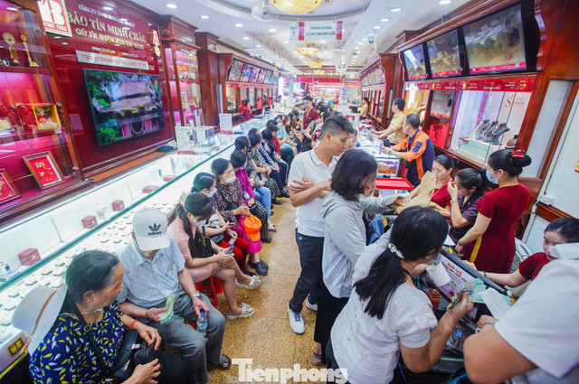 Tình trạng hết vàng diễn ra ở hầu hết các điểm kinh doanh. Ảnh minh họa: Nam Giang. Tình trạng hết vàng diễn ra ở hầu hết các điểm kinh doanh. Ảnh minh họa: Nam Giang.