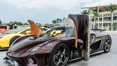 Koenigsegg Regera có khả năng tăng tốc từ vị trí xuất phát lên 100 km/h trong thời gian 2,8 giây trước khi đạt vận tốc tối đa 400 km/h.