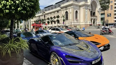 Cả dàn McLaren & Ferrari 488 GTB bạc tỷ "tắm nắng" ở Sài Gòn