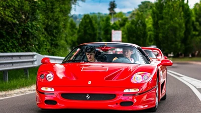 23 siêu xe Ferrari F50 30 năm tuổi du ngoạn tại Ý