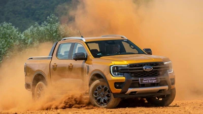 Ford Ranger dẫn đầu bán tải tháng 5, Triton và D-Max bứt tốc