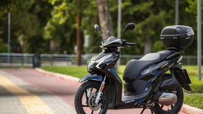 Xe máy QJMotor SQ16 của Trung Quốc nhái Honda SH gây sốt