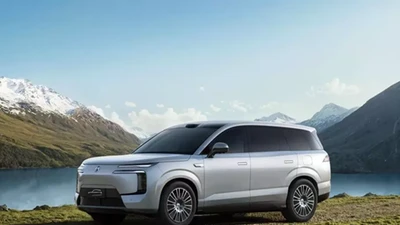 BYD vén màn SUV 6 chỗ cỡ lớn Denza N8L 2026 mới