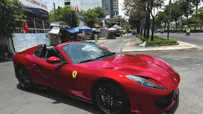 Cận cảnh Ferrari 812 GTS mui trần hơn 21 tỷ tại Việt Nam 