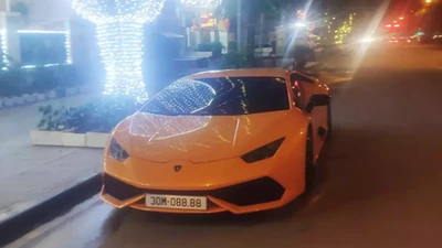 Lamborghini Huracan gắn biển "tứ quý 8" gần 1 tỷ tại Hà Nội