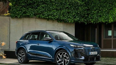 Audi Q6 e-tron chốt giá 3,099 tỷ tại Việt Nam, "đấu" BMW iX3