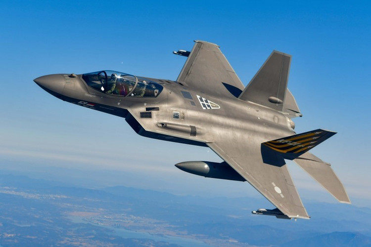 យន្តហោះចម្បាំងបំបាំងកាយ KF-21 របស់កូរ៉េខាងត្បូង។ រូបថត៖ Wforum ។ Tiêm kích tàng hình KF-21 của Hàn Quốc. Ảnh: Wforum.