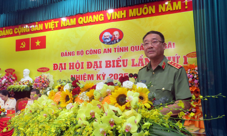 Thượng tướng Phạm Thế Tùng, Thứ trưởng Bộ Công an dự và phát biểu chỉ đạo tại Đại hội. dai-hoi-ca-qng-2-ngoc-thi-1.jpg