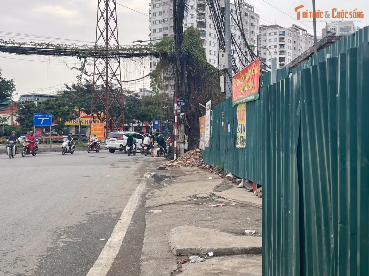 Mốc thời gian hoàn thành trước ngày 30/4/2026 đang tạo áp lực lớn cho các đơn vị liên quan. Để đảm bảo tiến độ, yêu cầu đặt ra không chỉ là đẩy nhanh thi công mà còn phải giải quyết dứt điểm các tồn tại trong công tác GPMB.