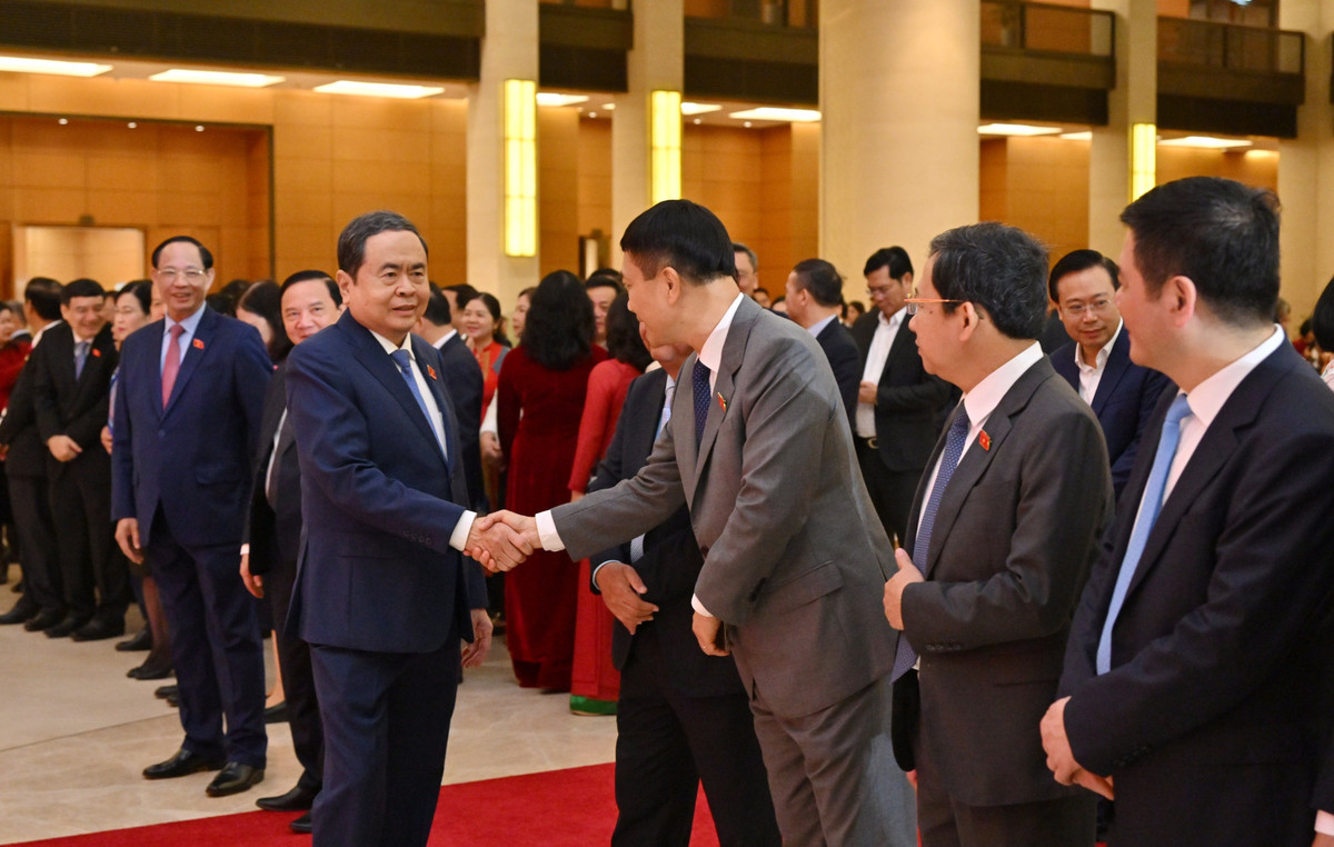 Chủ tịch Quốc hội Trần Thanh Mẫn, các Phó Chủ tịch Quốc hội, các thành viên UBTVQH, đại diện các Ủy ban và đơn vị. Ảnh: Quang Khánh