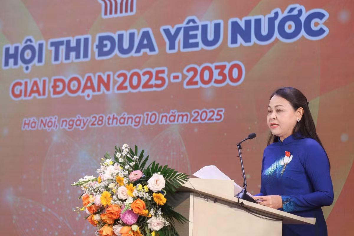 Phó Chủ tịch - Tổng Thư ký Nguyễn Thị Thu Hà phát biểu tại Đại hội. Ảnh: Quang Vinh.