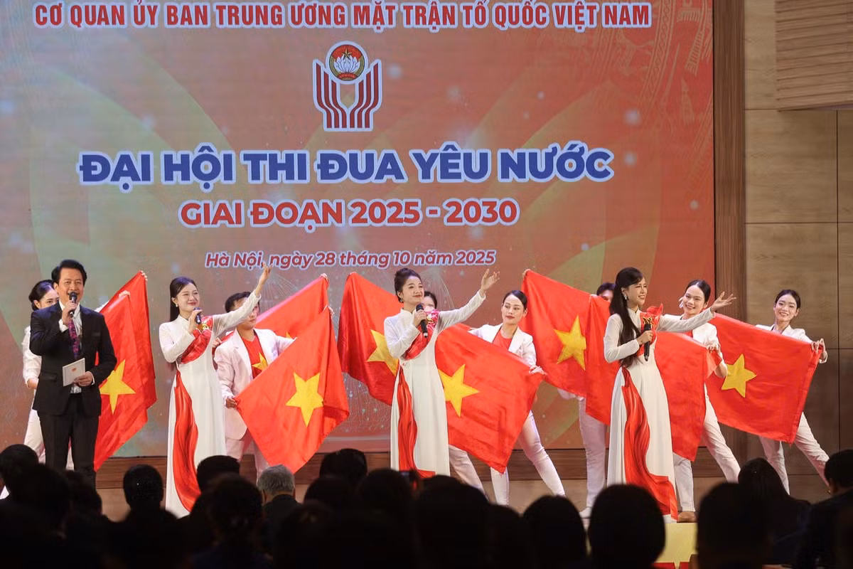 Các tiết mục văn nghệ đặc sắc chào mừng Đại hội. Ảnh: Quang Vinh.