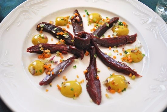 Gỏi tim hải âu cổ rụt – món ăn gây nhiều tranh cãi