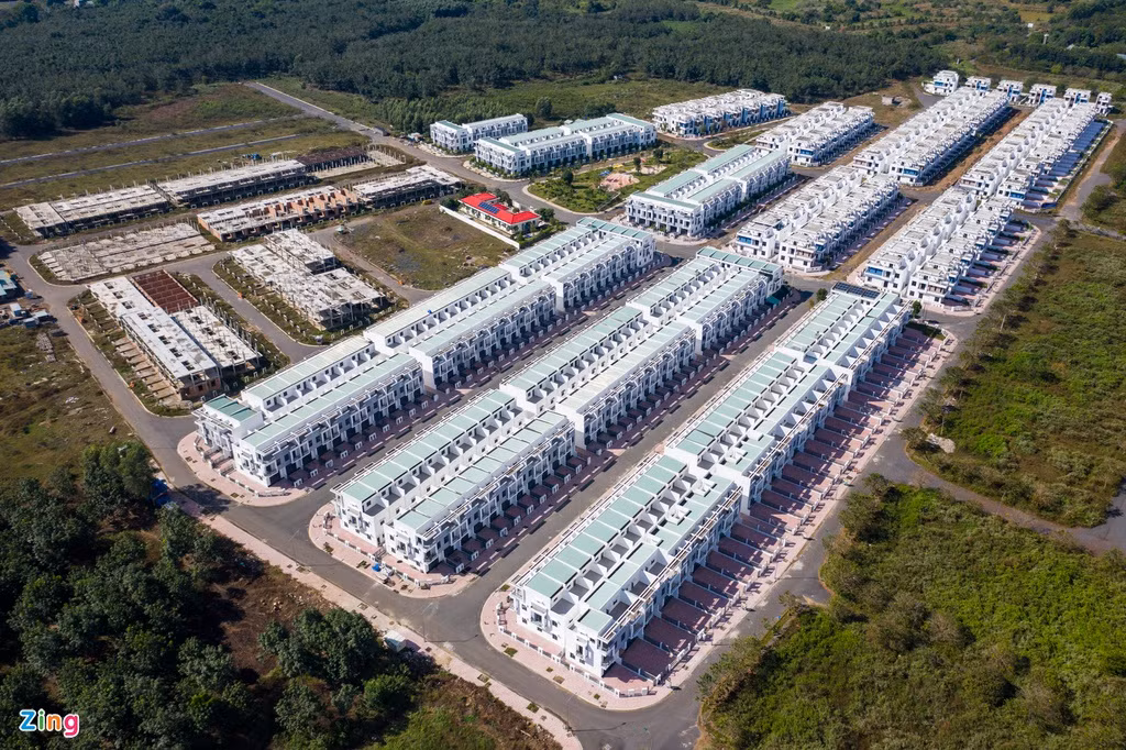 Toàn cảnh gần 500 biệt thự, nhà liền kề xây trái phép trên đất rừng