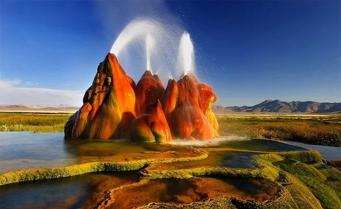 Khó tin 10 địa danh kỳ lạ này tồn tại thật trên Trái Đất