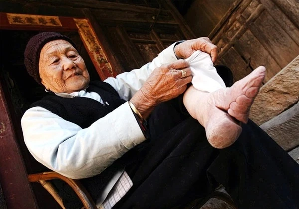 Ám ảnh những đôi chân gót sen cuối cùng tại Trung Quốc