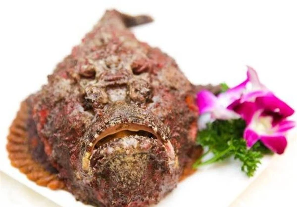 Món cá mặt quỷ nhìn phát khiếp nhưng ăn lại nghiện