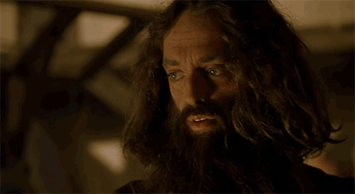 Hàm răng bị đánh cắp.