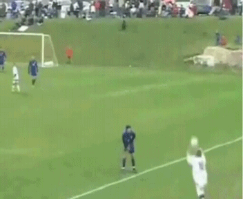 Cái tội thích thể hiện.